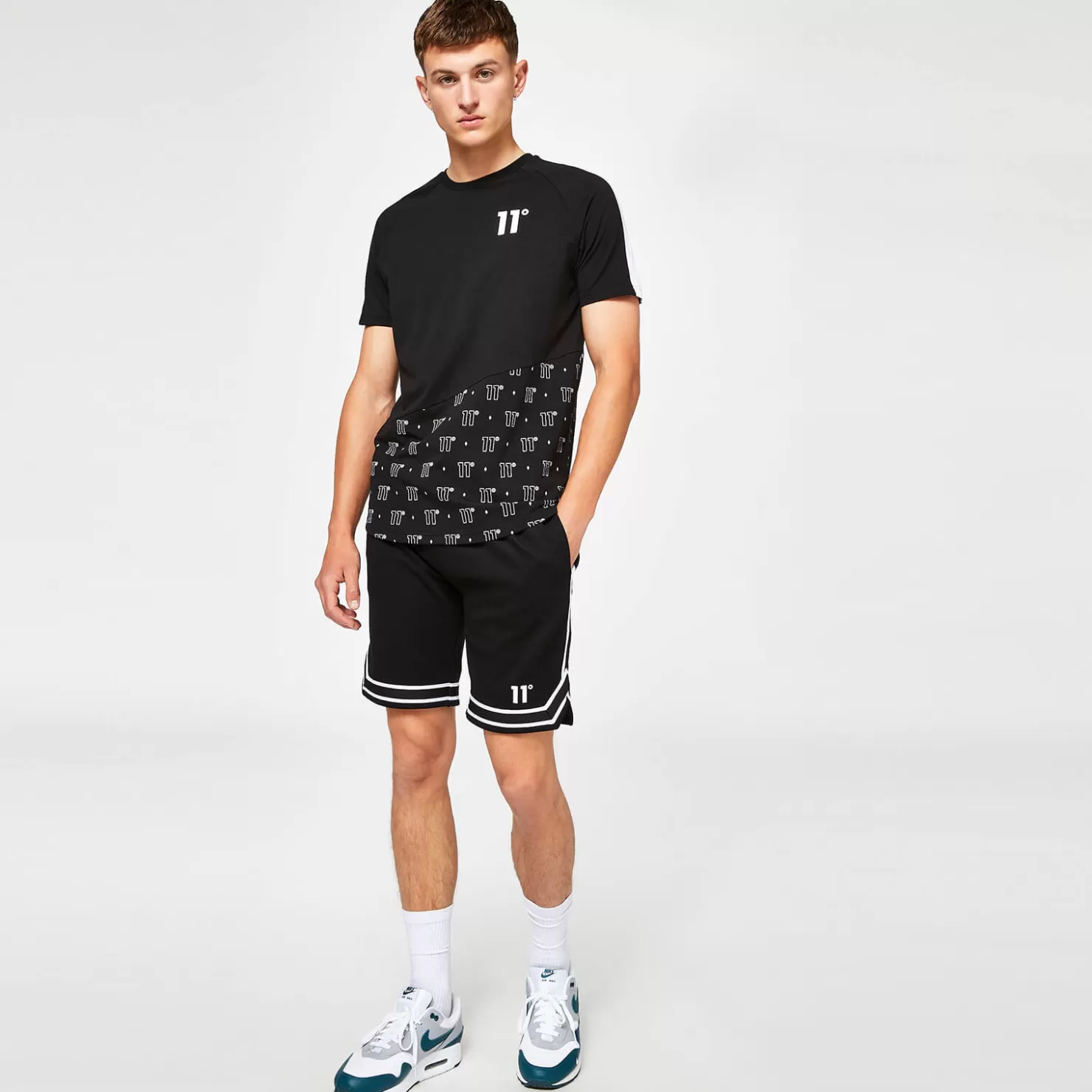 11 Degrees T-Shirts< Cut & Sew Panel Muscle Fit Short Sleeve T-Shirt – Black/White