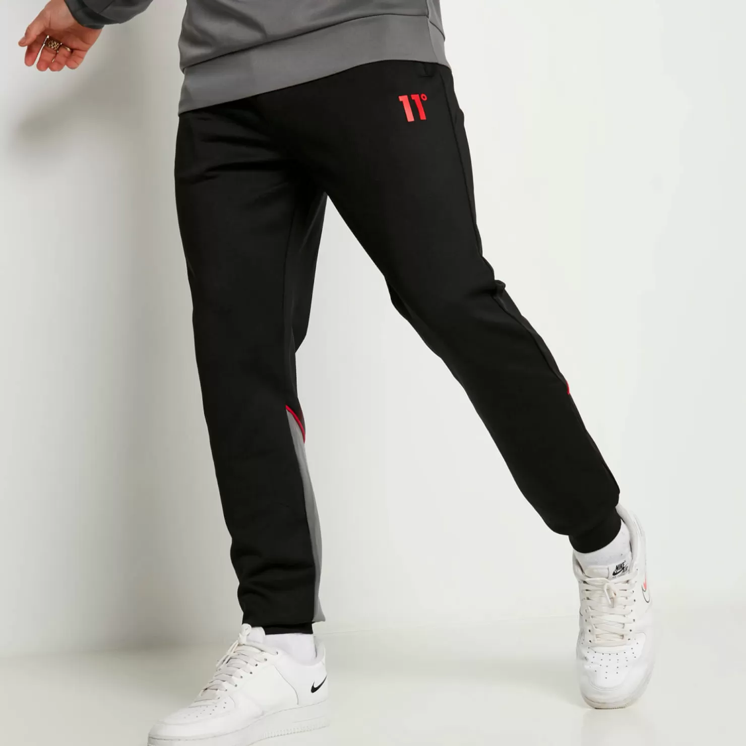 11 Degrees Tracksuits< Cut And Sew Piped Track Pants – Black/Charcoal/Ski Patrol Red