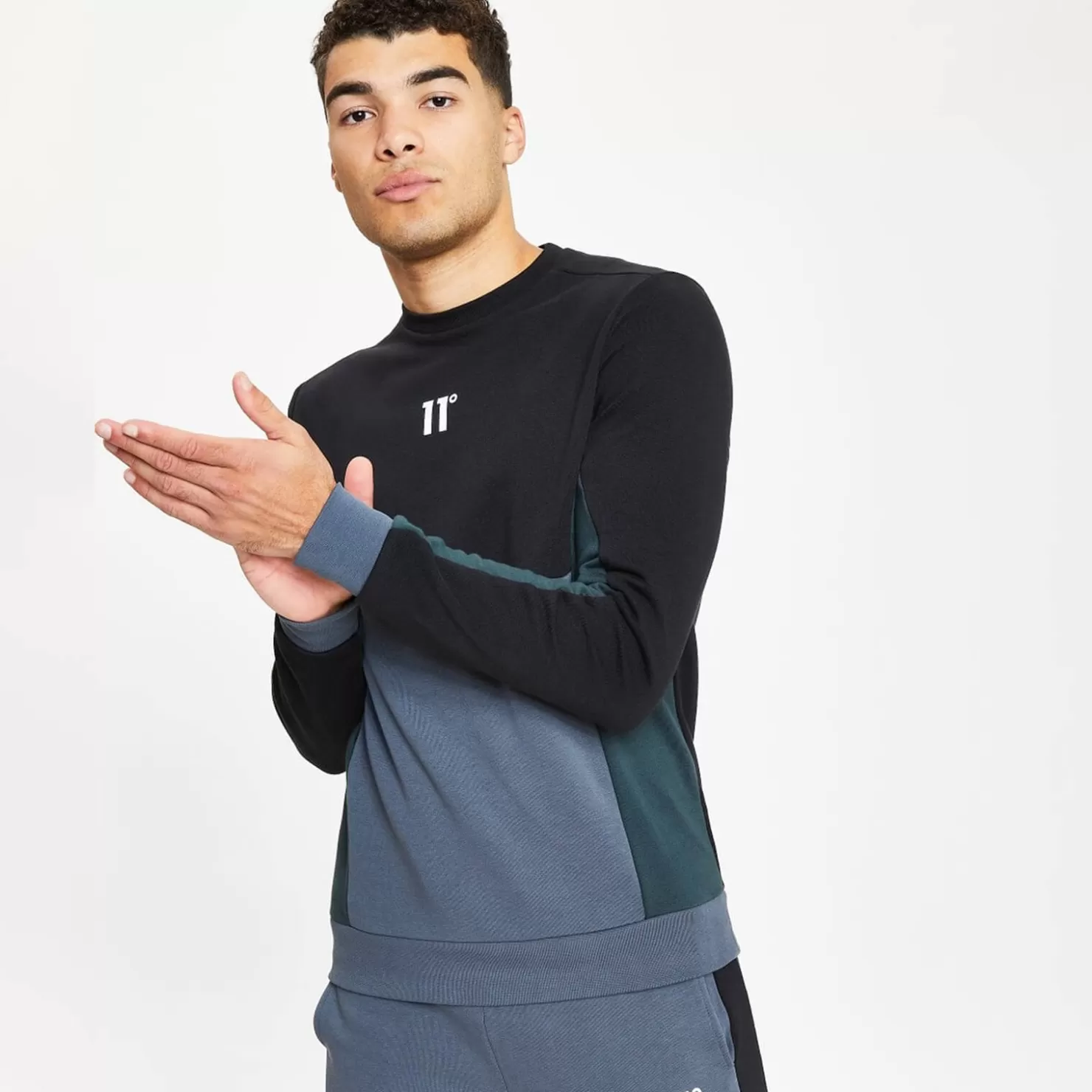 11 Degrees Sweatshirts< Cut And Sew Sweatshirt – Anthracite / Black / Darkest Spruce Green