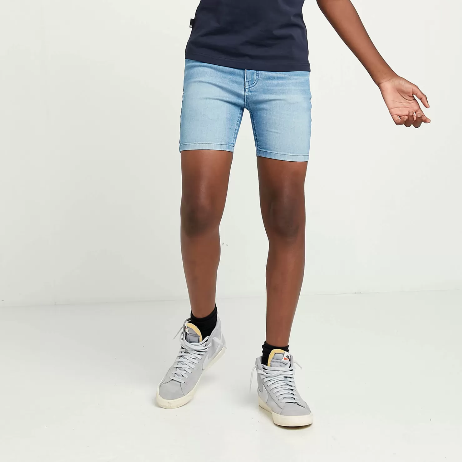 11 Degrees Shorts< Junior Sustainable Denim Shorts – Light Blue Wash
