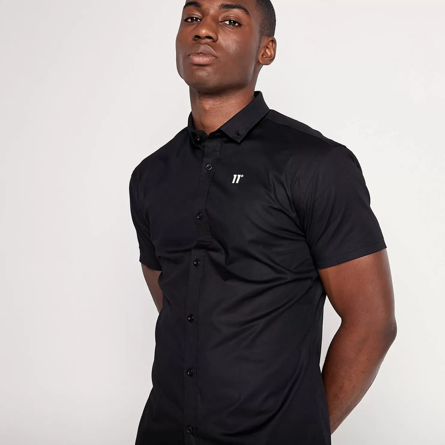 11 Degrees Shirts< Short Sleeve Contrast Logo Shirt – Black