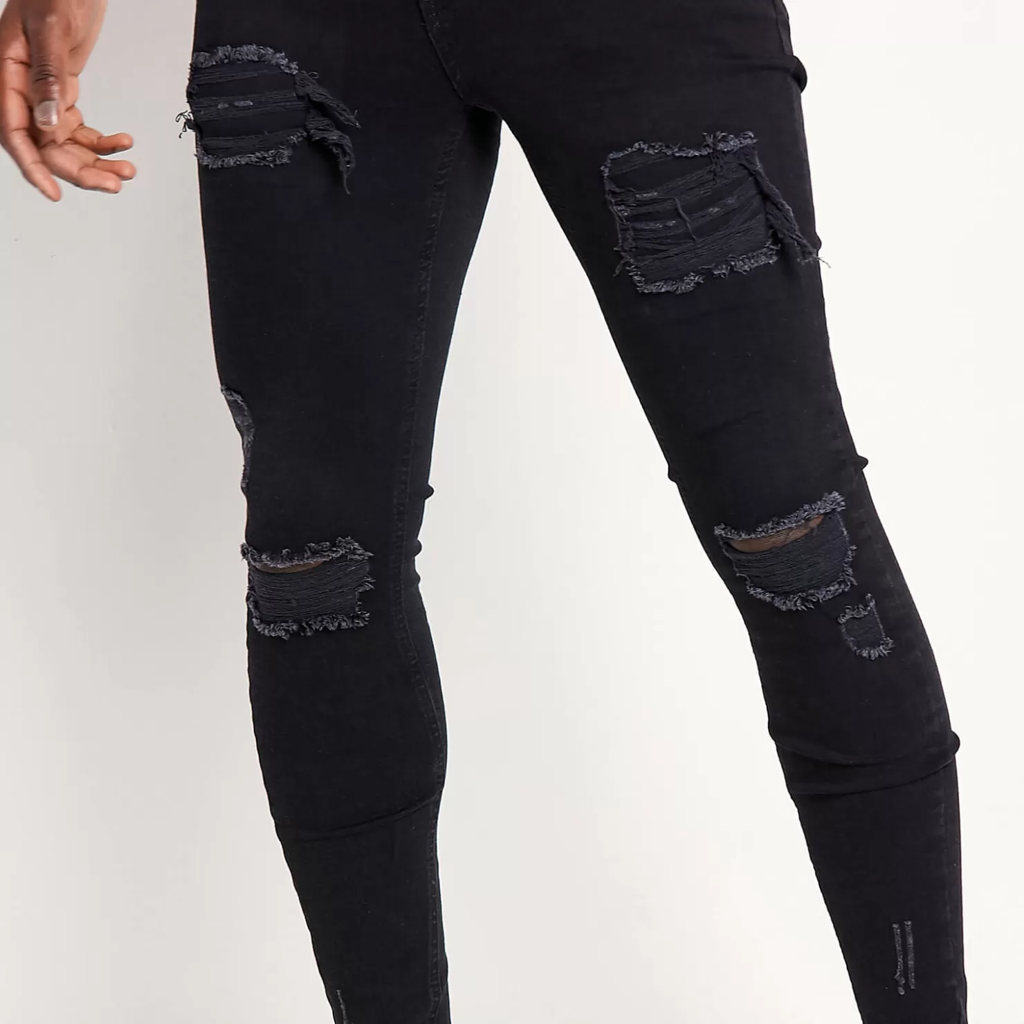 11 Degrees Jeans< Sustainable Distressed Jeans Skinny Fit – Jet Black Wash