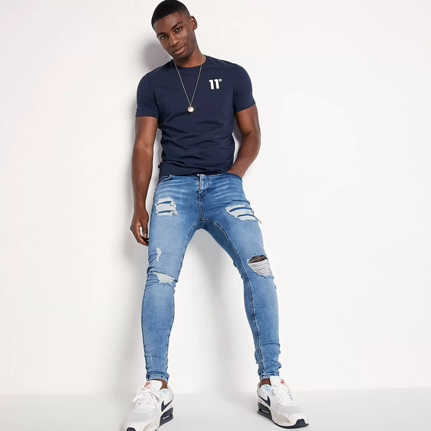 11 Degrees Jeans< Sustainable Distressed Jeans Skinny Fit – Mid Blue Wash