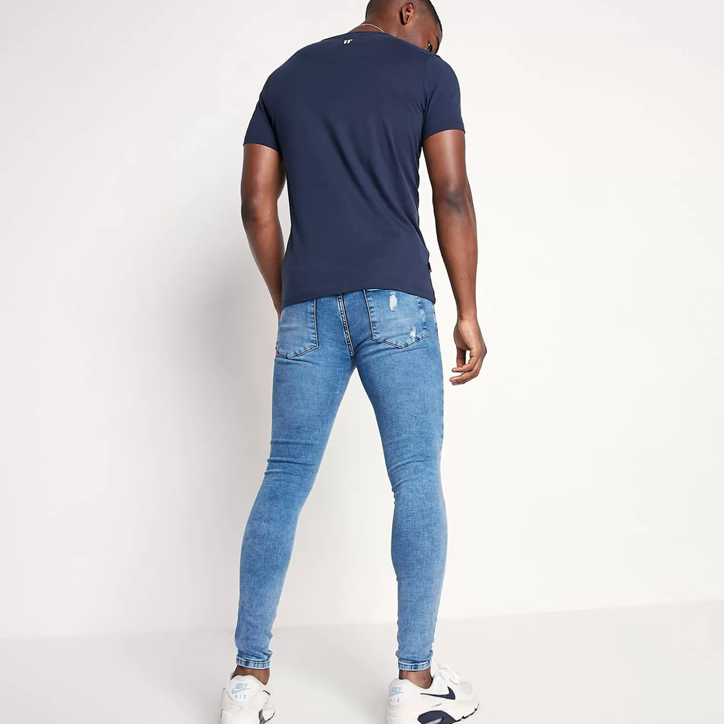 11 Degrees Jeans< Sustainable Distressed Jeans Skinny Fit – Mid Blue Wash