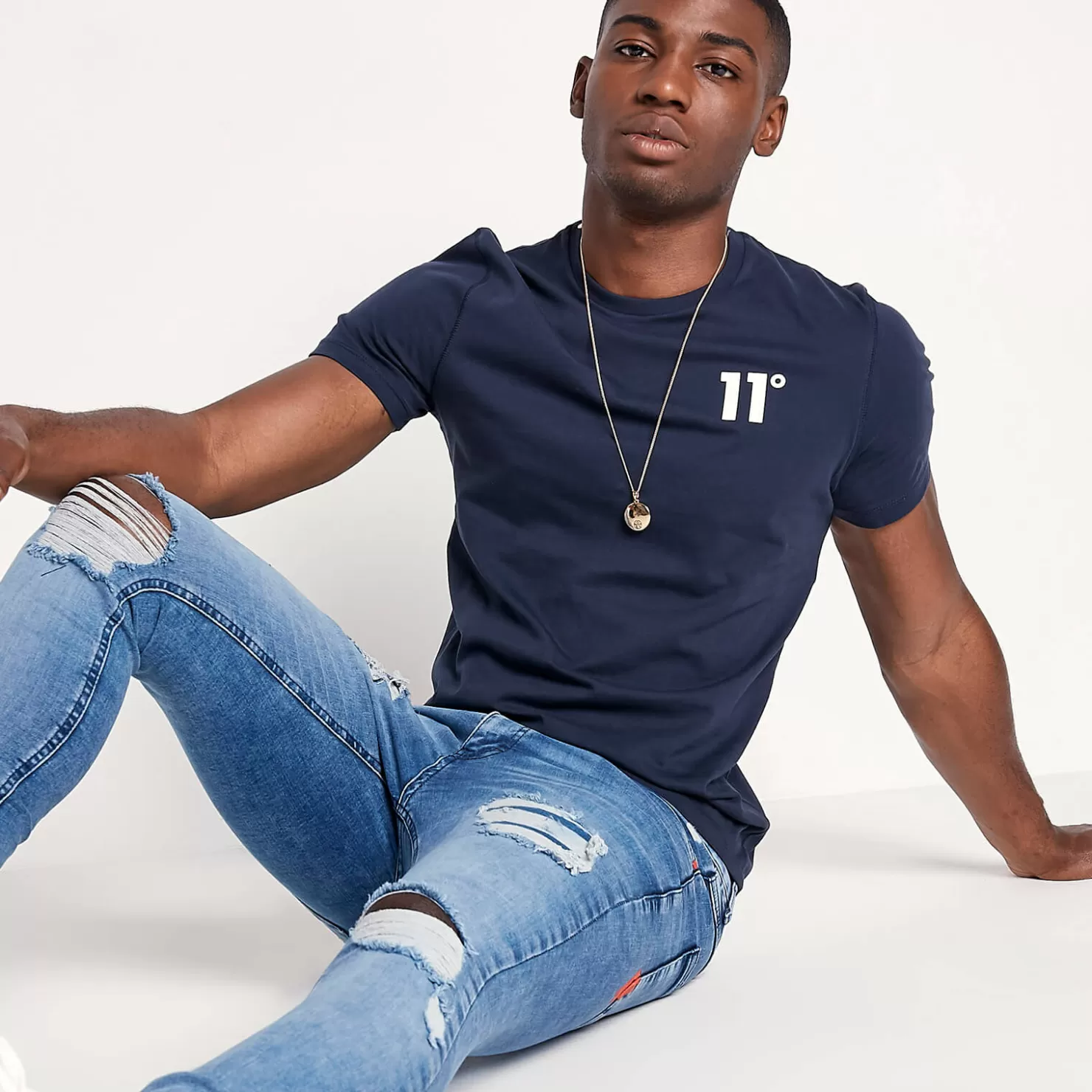 11 Degrees Jeans< Sustainable Distressed Jeans Skinny Fit – Mid Blue Wash