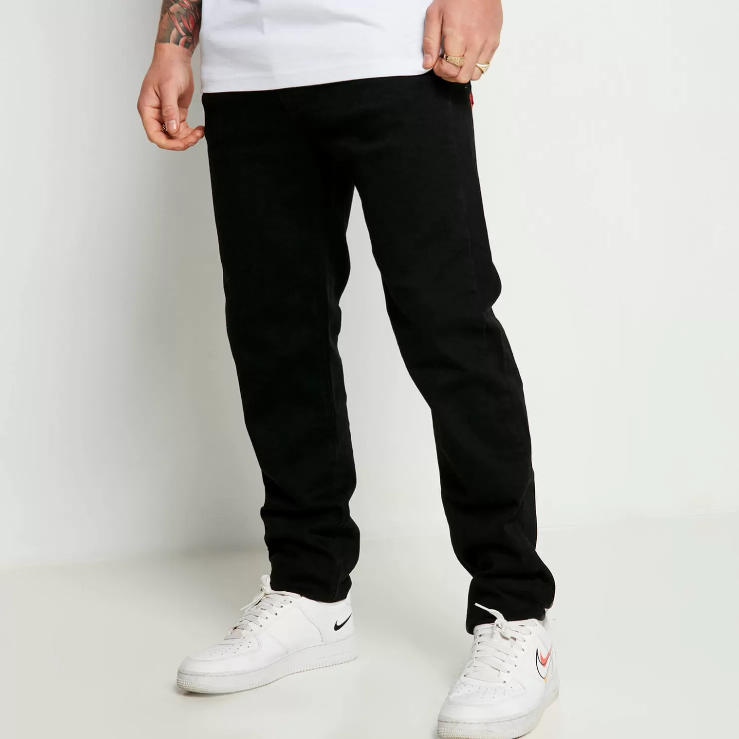 11 Degrees Jeans< Sustainable Slim Fit Denim Jeans – Jet Black Wash