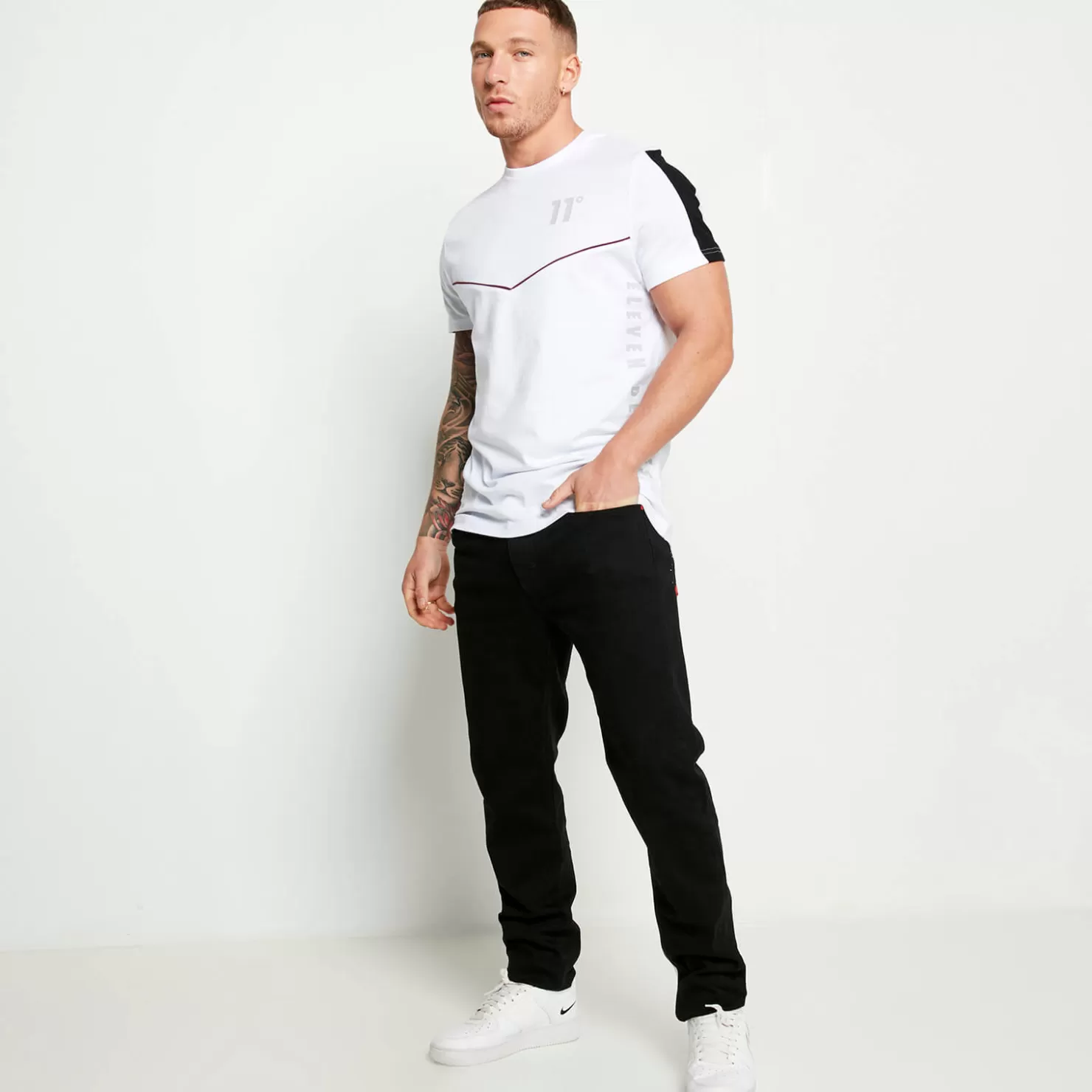 11 Degrees Jeans< Sustainable Slim Fit Denim Jeans – Jet Black Wash