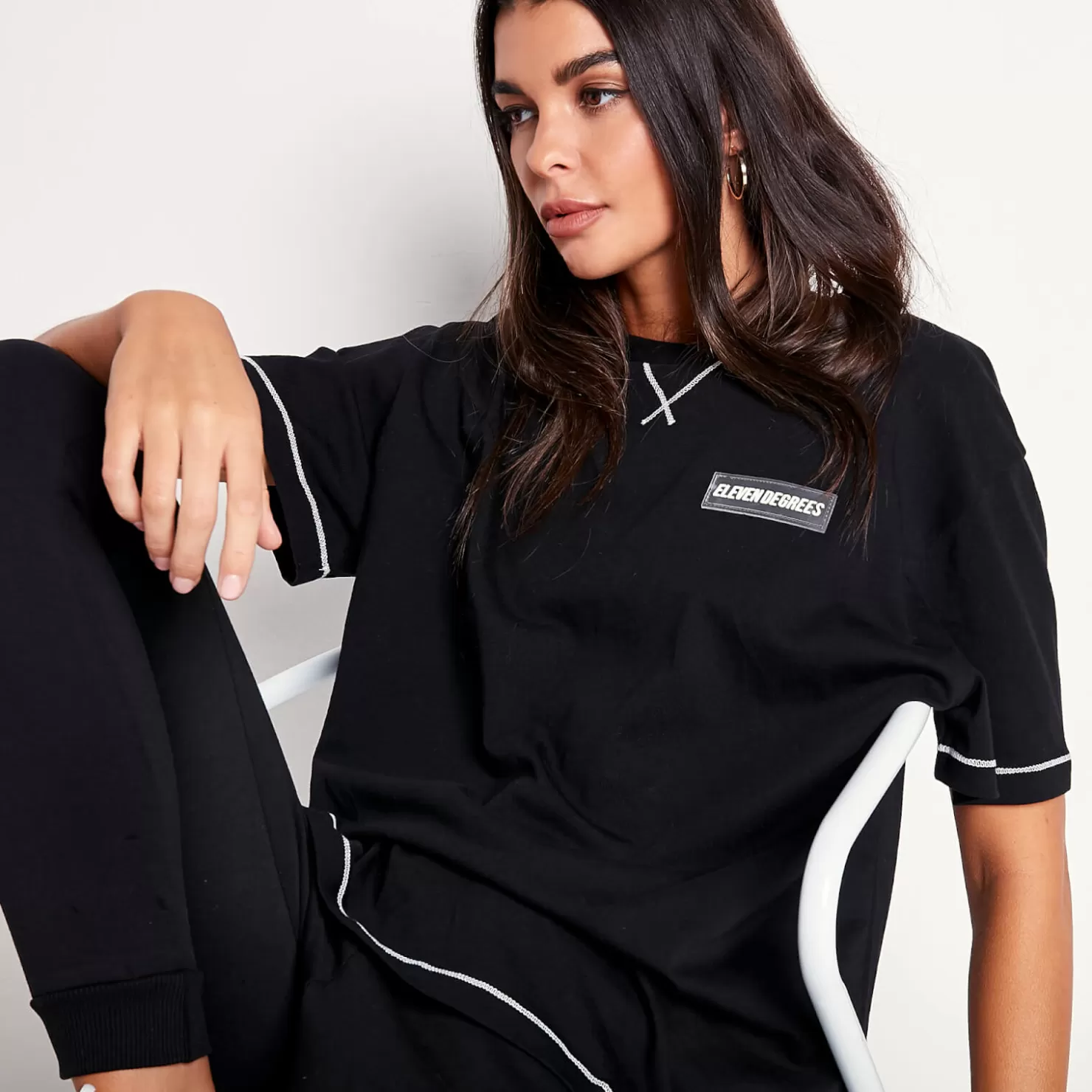 11 Degrees T-Shirts< Womens Cover Stitch Oversized T-Shirt – Black / White