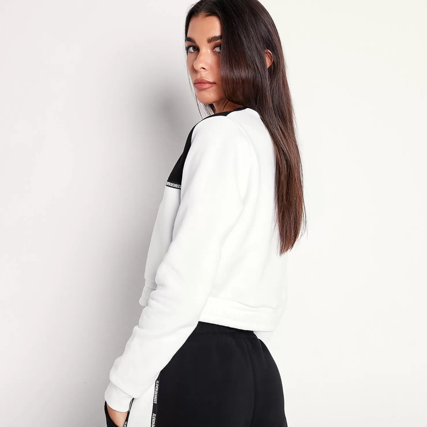 11 Degrees Sweatshirts< Womens Cropped Cut And Sew Sweatshirt – White / Black