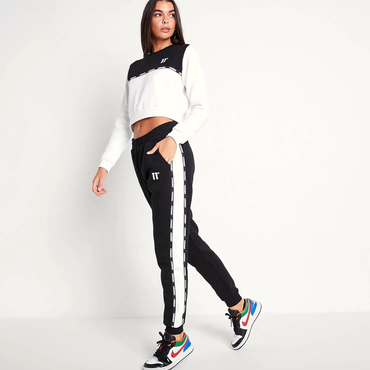 11 Degrees Sweatshirts< Womens Cropped Cut And Sew Sweatshirt – White / Black