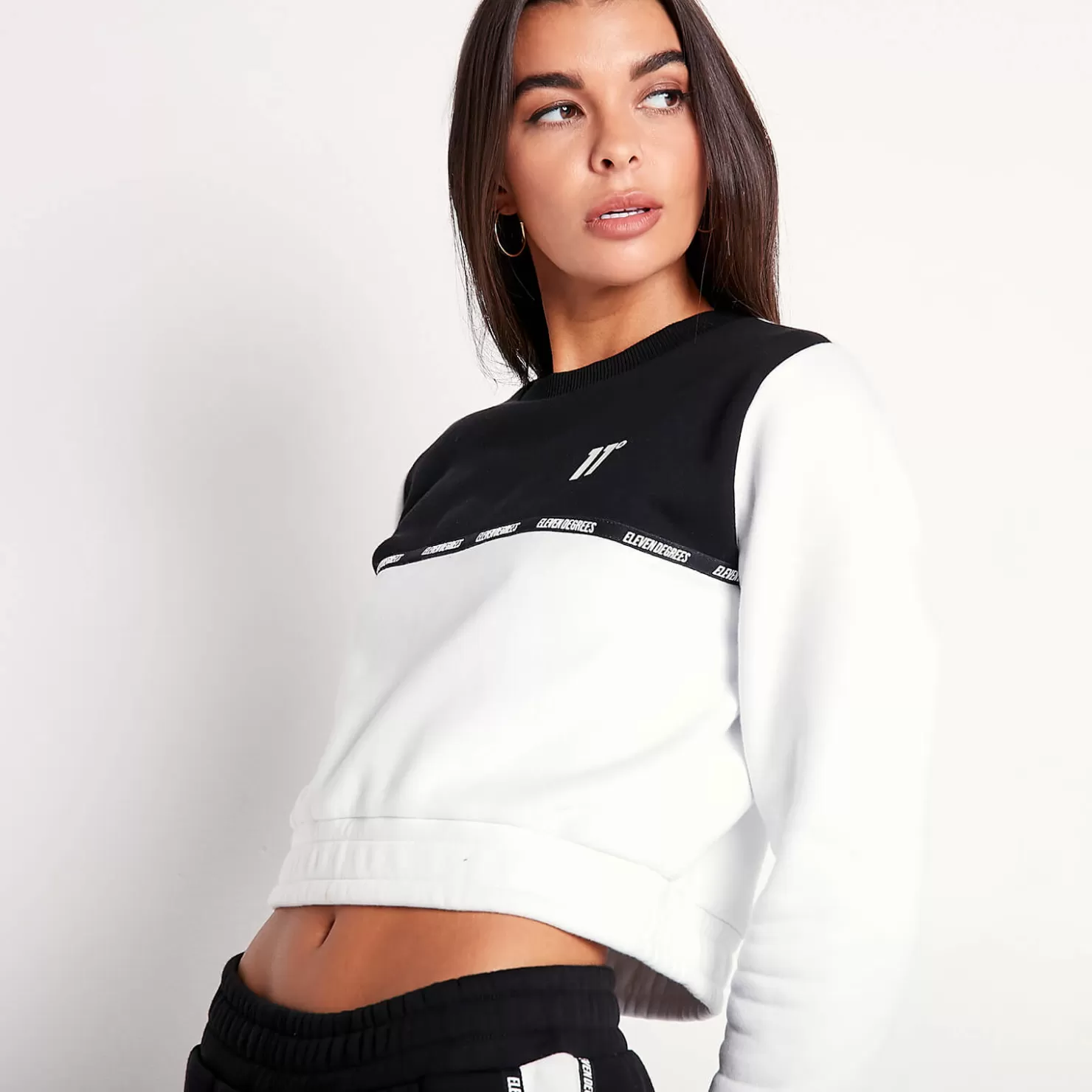11 Degrees Sweatshirts< Womens Cropped Cut And Sew Sweatshirt – White / Black