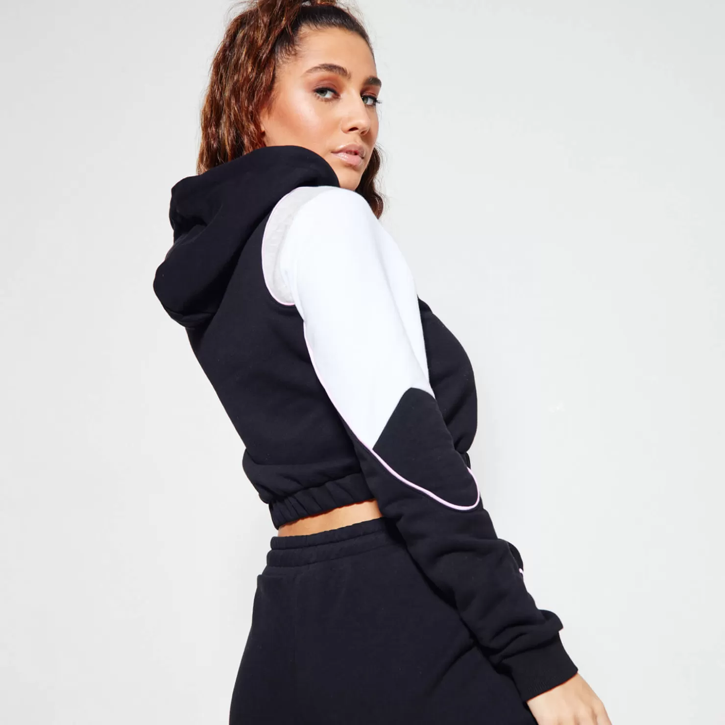 11 Degrees Hoodies< Womens Piped Panel Cropped Pullover Hoodie – Black / White / Gre – Black / White / Grey