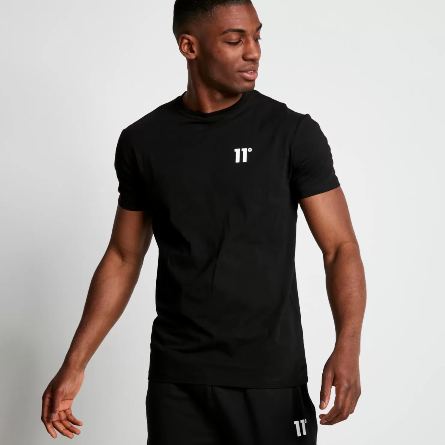 11 Degrees T-Shirts<Core Muscle Fit T-Shirt – Black