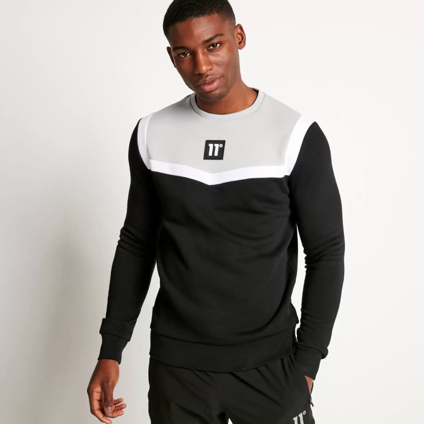 11 Degrees Sweatshirts<Cut And Sew Sweatshirt – Black/Titanium Grey/White