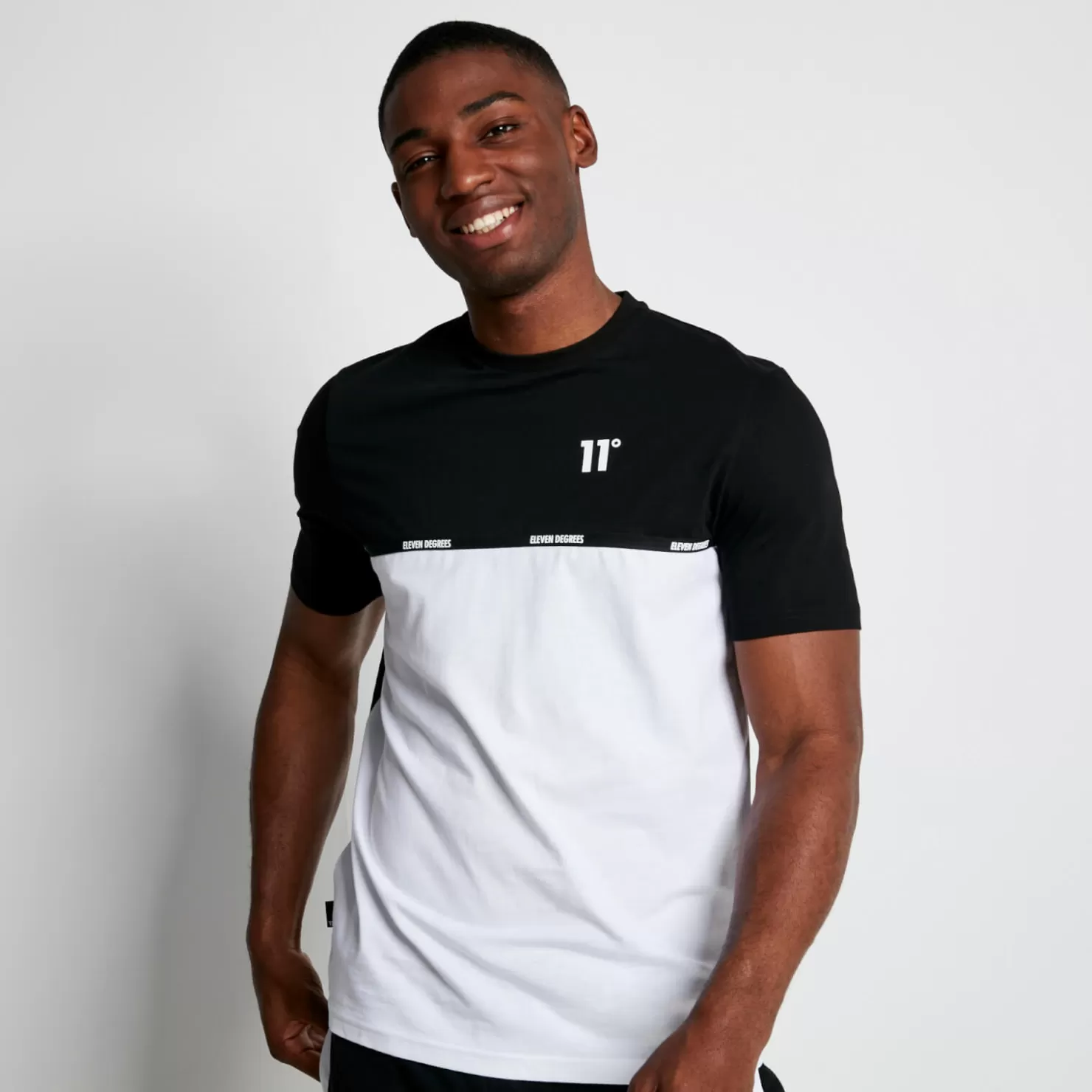 11 Degrees T-Shirts<Energy T-Shirt – Black/ White