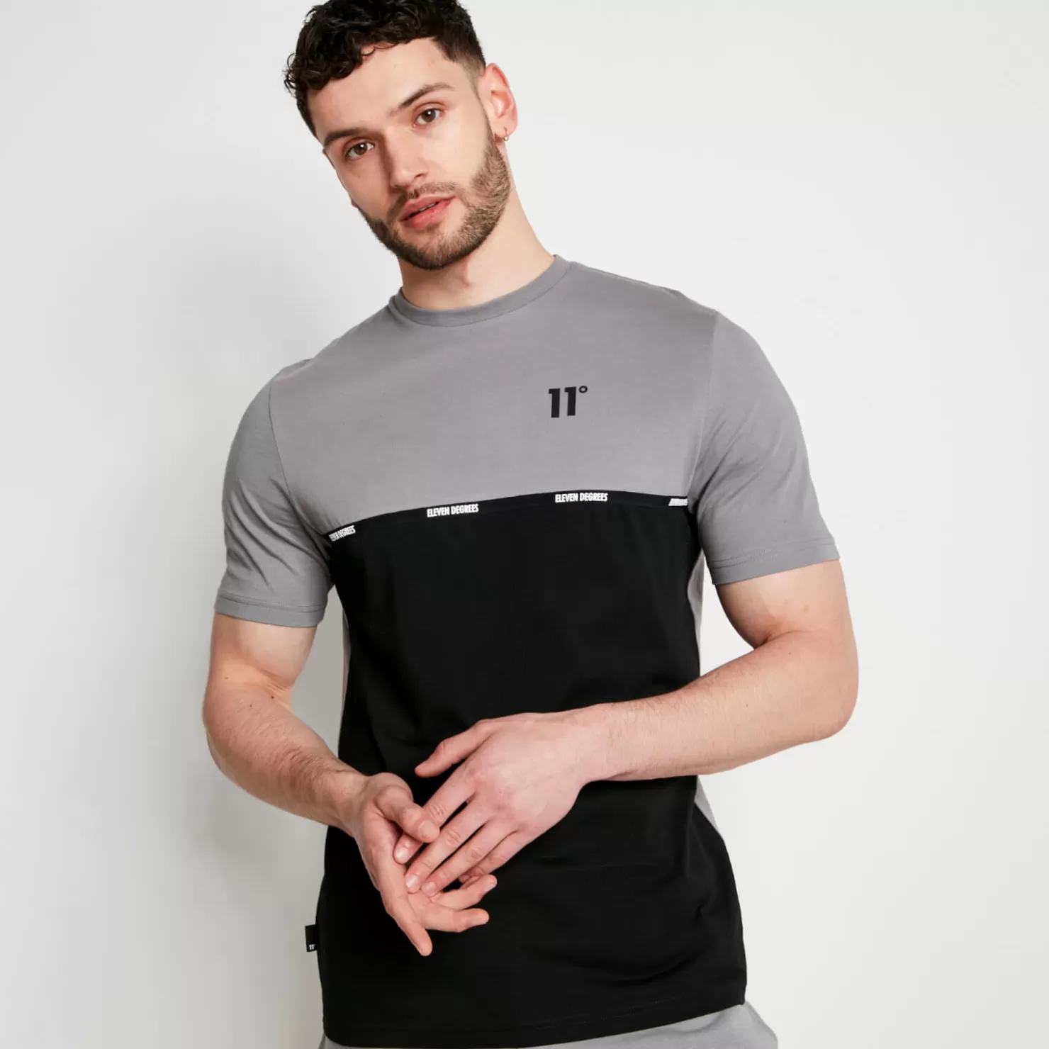 11 Degrees T-Shirts<Energy T-Shirt – Shadow Grey / Black