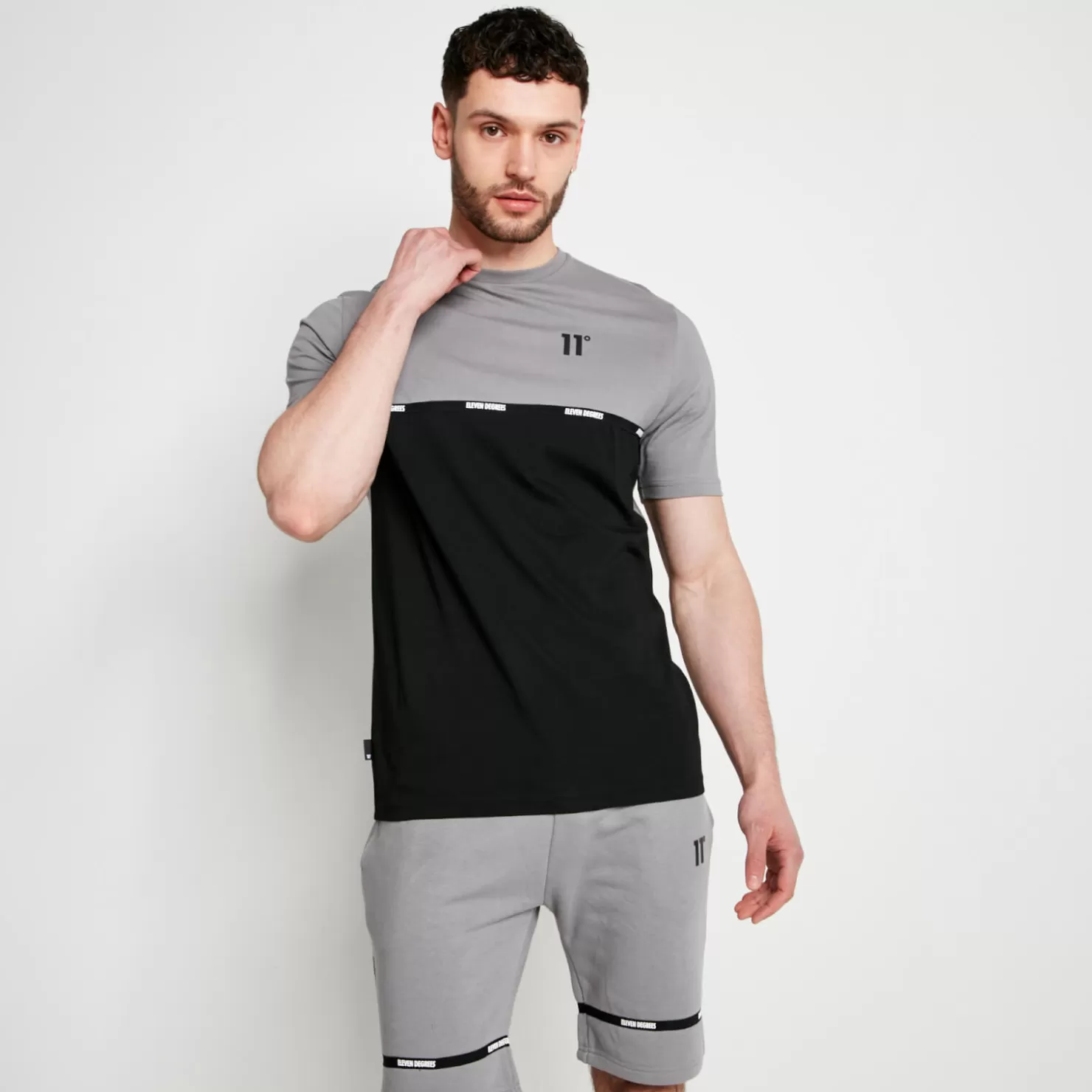 11 Degrees T-Shirts<Energy T-Shirt – Shadow Grey / Black