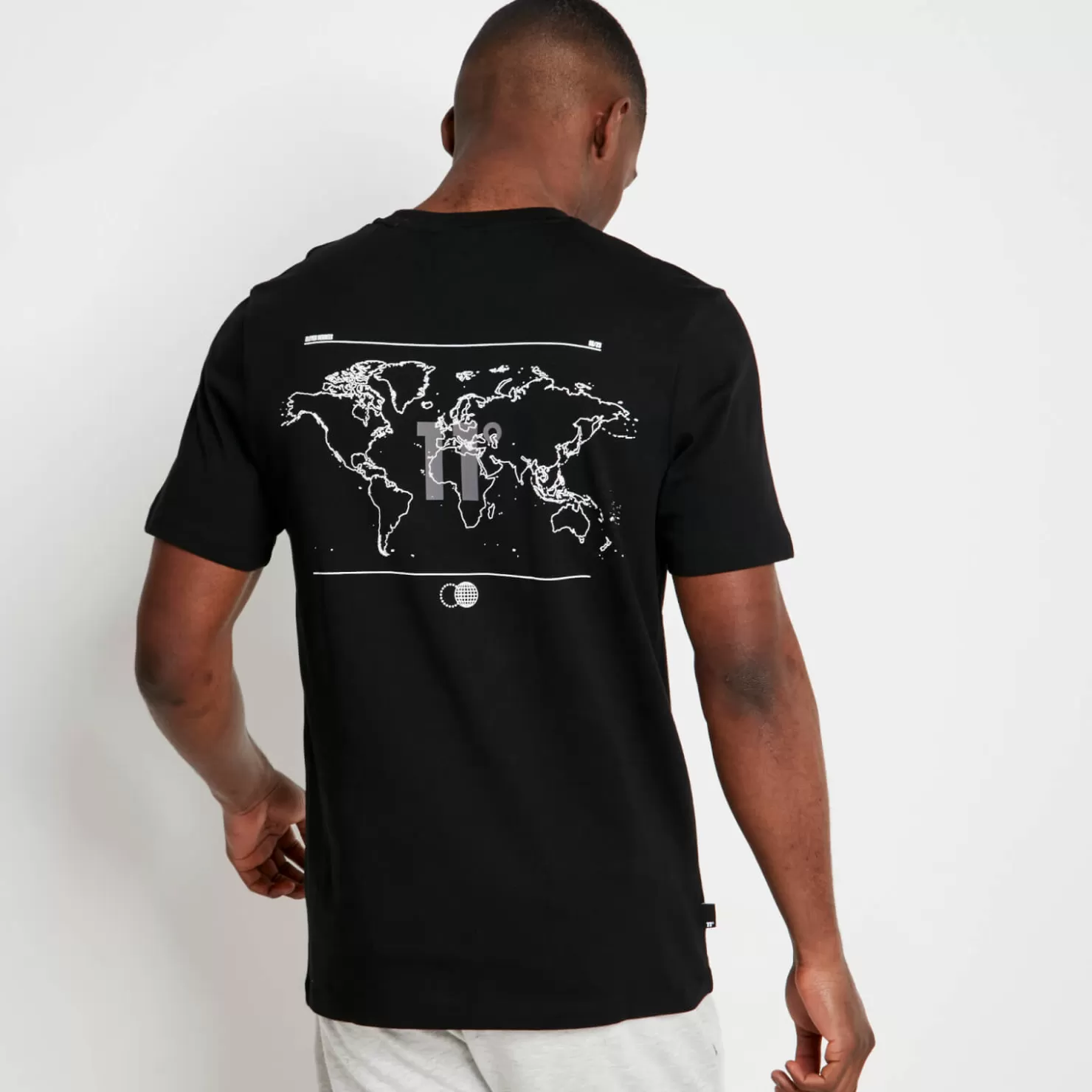 11 Degrees T-Shirts<Global T-Shirt – Black