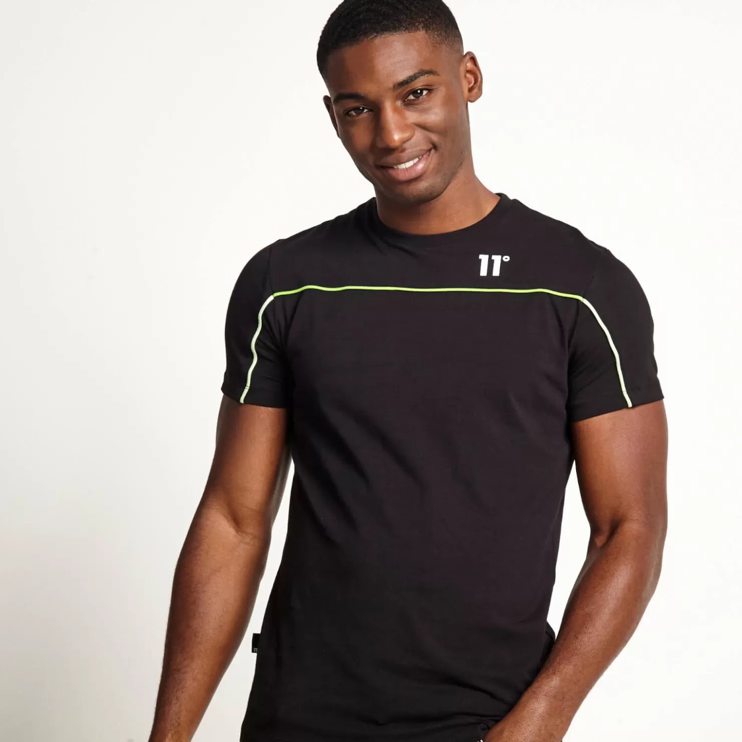 11 Degrees T-Shirts<Gradient Piping Short Sleeve T-Shirt – Black