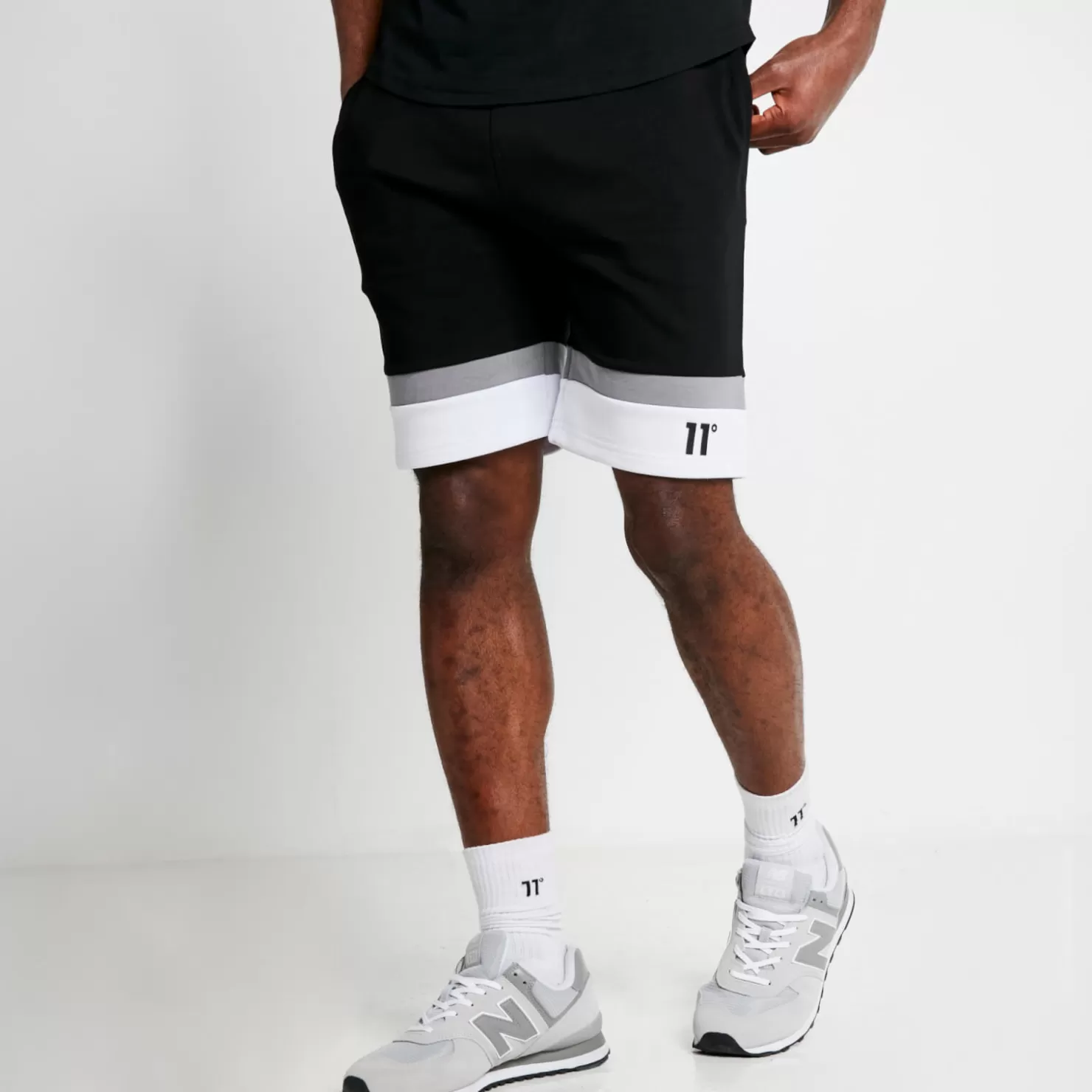 11 Degrees Shorts<Play Hard Shorts – Black / White / Shadow Grey