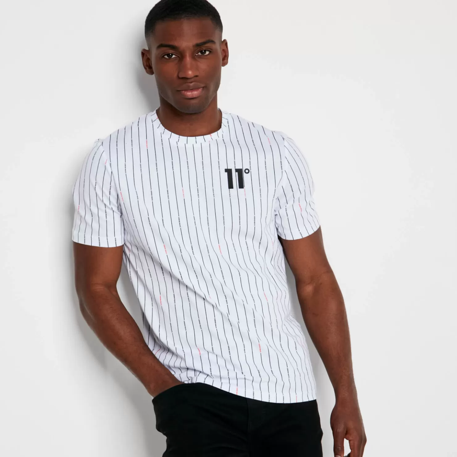 11 Degrees T-Shirts<Stripe V T-Shirt – White